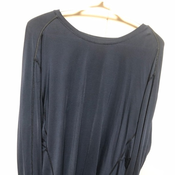 XL Lululemon Striped Navy Blue Long Sleeve - Picture 3 of 3
